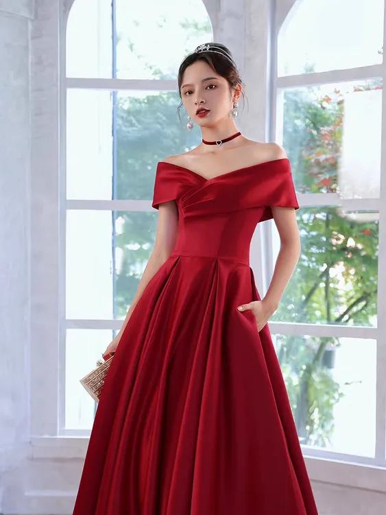 一字肩敬酒服新娘高级感简约显瘦法式缎面结婚回门订婚主持晚礼服