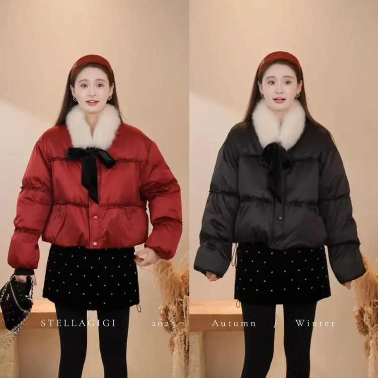 SG / 郭幂幂 AW 新国标90 圣诞红狐狸毛木耳边羽绒服WT-20253066