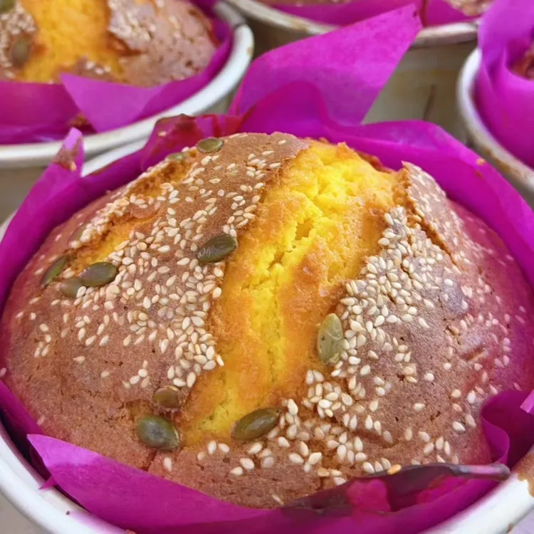 云南文山传统老式鸡蛋糕