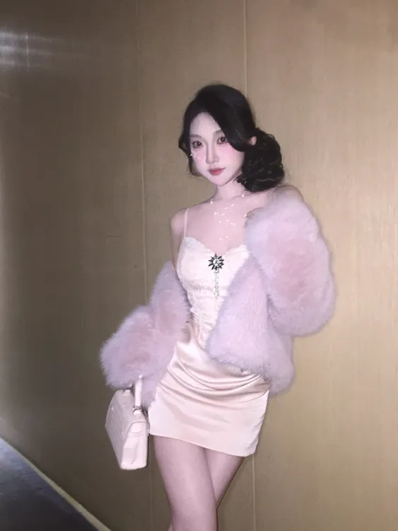 【缪斯之夜】24年新款甜辣妹鱼骨掐腰蕾丝褶皱吊带短款连衣裙