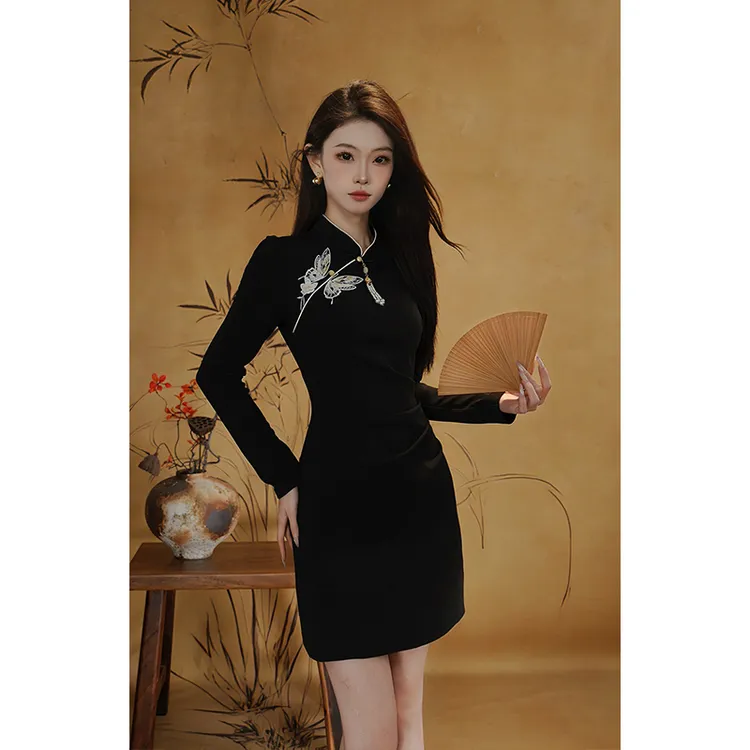 【首批现货】周子仪黑色高级感刺绣连衣裙女早秋改良旗袍新中式裙子