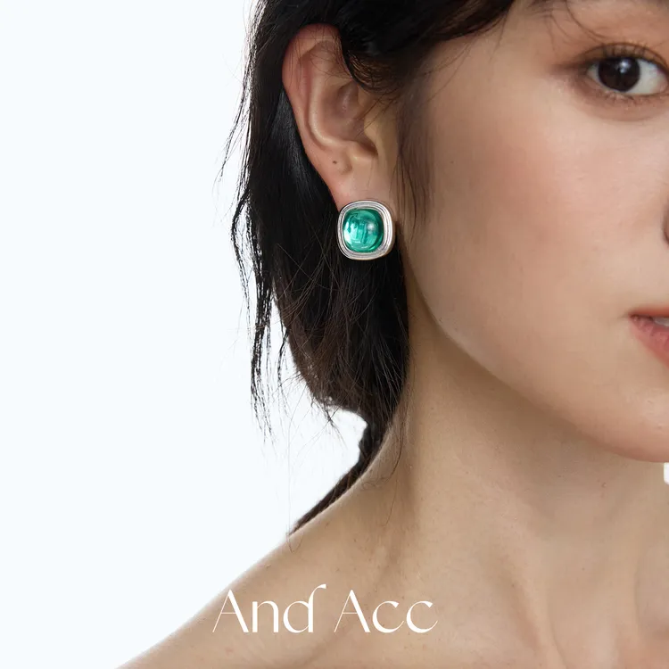 And Acc 铜合金耳饰 原创清冷浅银色蓝绿方块耳钉高级ins风耳饰女