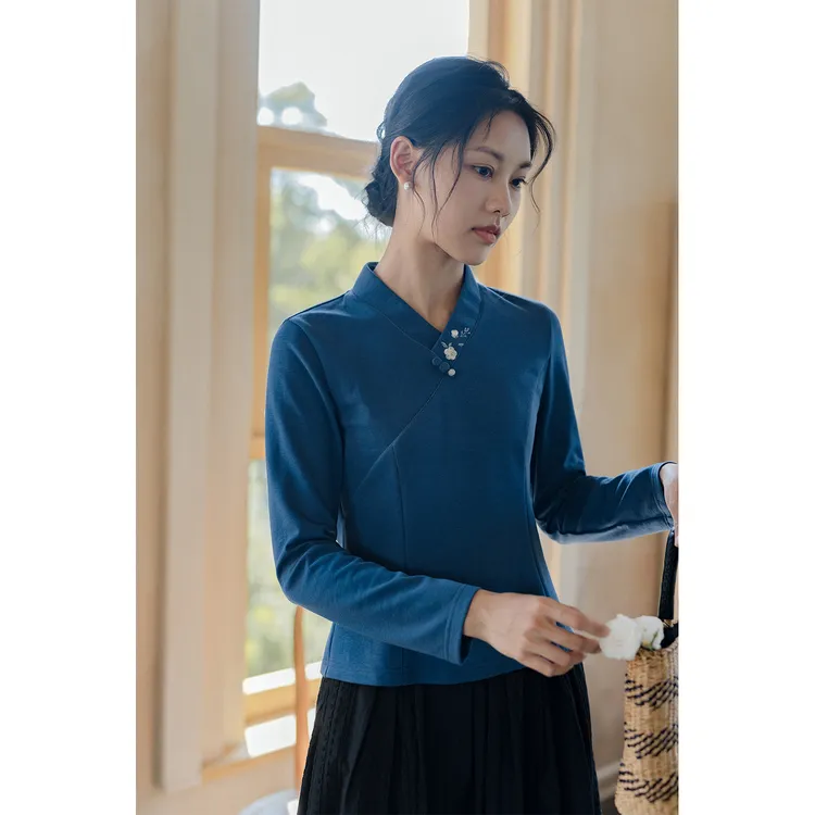 红念蓝色刺绣棉质T恤女长袖修身显瘦设计感2025秋季新款气质上衣