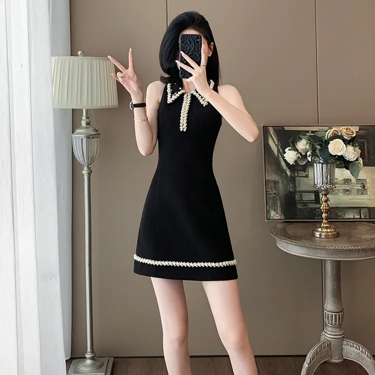 夏季高级感无袖收腰赫本风小黑裙时尚御姐法式千金风小香风连衣裙