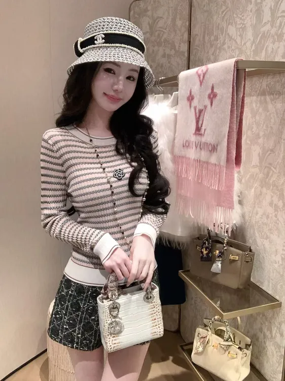 【雅乔定制】秋日山茶 条纹圆领套头小香针织上衣女秋DYDD-25070054