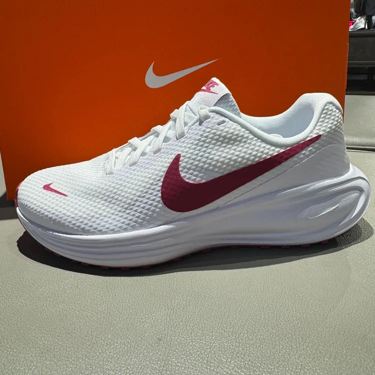 NIKE耐克2025女子潮流时尚运动鞋REVOLUTION入门跑步鞋HJ8485-109