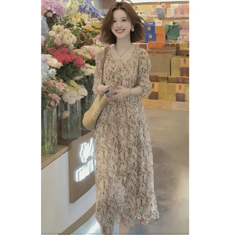 夏季新款碎花高贵气质法式连衣裙女2025大码宽松显瘦洋气减龄长裙
