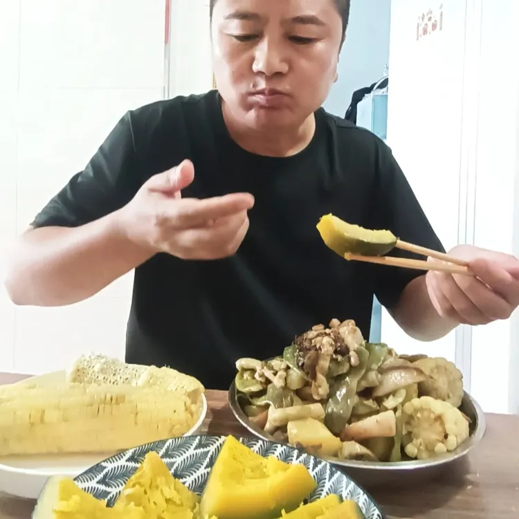 自家小园种植，谢花面瓜
