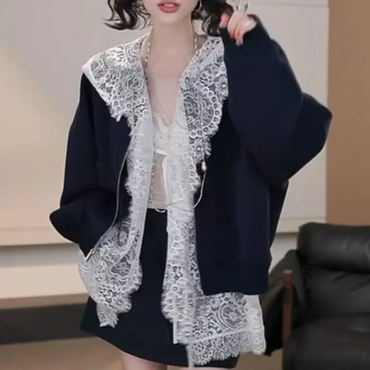 巨好看的两件套春秋2025超火穿搭一整套卫衣开衫蕾丝衫短裙三件套