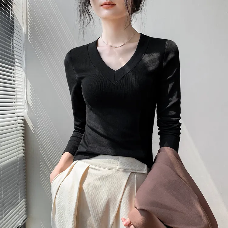 歌倍尚深V领长袖T恤女装秋季新款修身显瘦上衣正肩纯色内搭打底衫