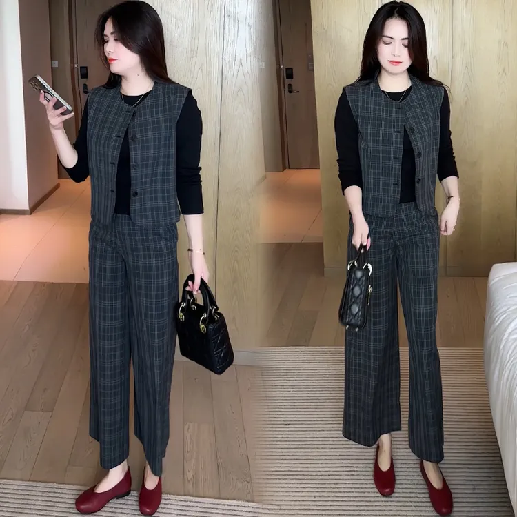 时尚套装女2025秋季新款洋气显瘦格子马甲打底衫阔腿裤气质三件套