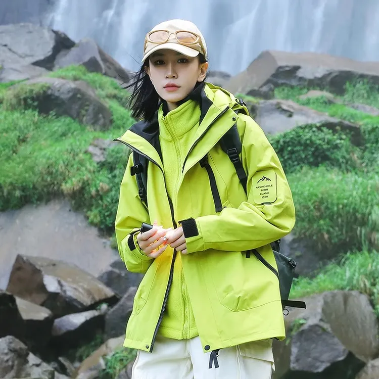 荧光绿三合一冲锋衣男女2025新款可拆卸内胆秋冬两件套防水登山服