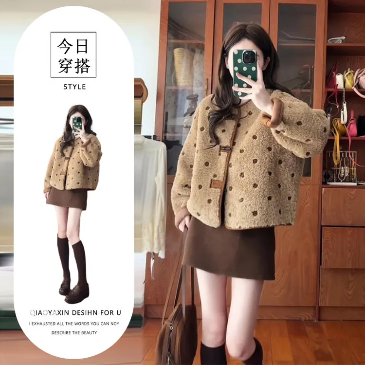 2025秋冬搭配一整套美拉德穿搭复古波点牛角扣外套a字短裙两件套