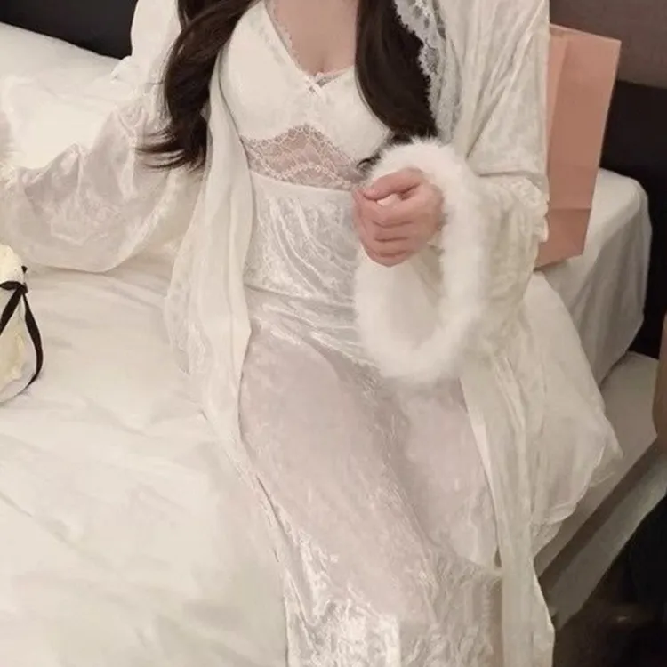 兰知春序胸垫睡衣女性感白色丝绒法式吊带睡裙女款套装【断码捡漏】