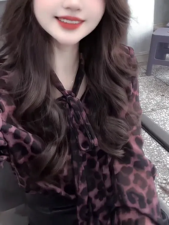 轻熟风高级感紫色印花上衣女2025年秋新款设计感系带气质长袖衬衫