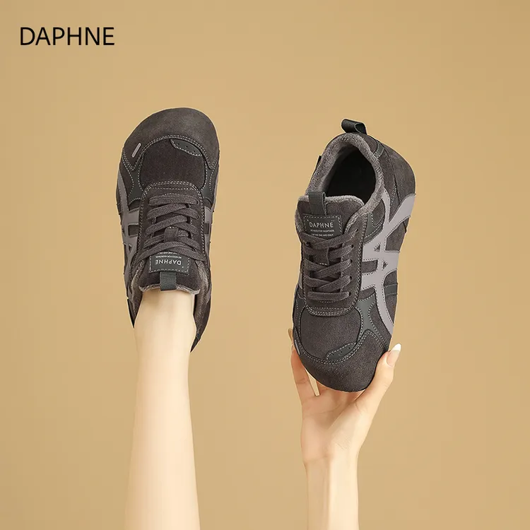 达芙妮时尚休闲鞋女2025新款德训鞋潮流设计感加绒舒适休闲鞋