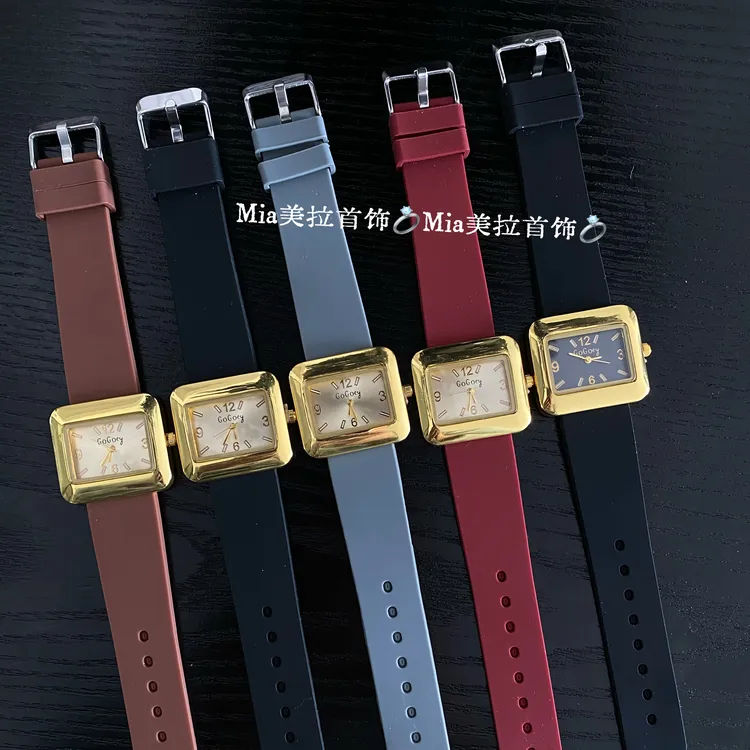 轻奢小众高级感设计简约时尚百搭女士石英手表方形石英表腕表复古