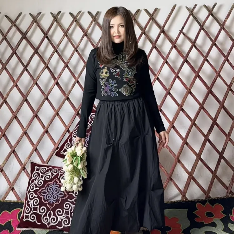 半高领打底衫内搭时尚烫钻上衣修身显瘦秋冬新款