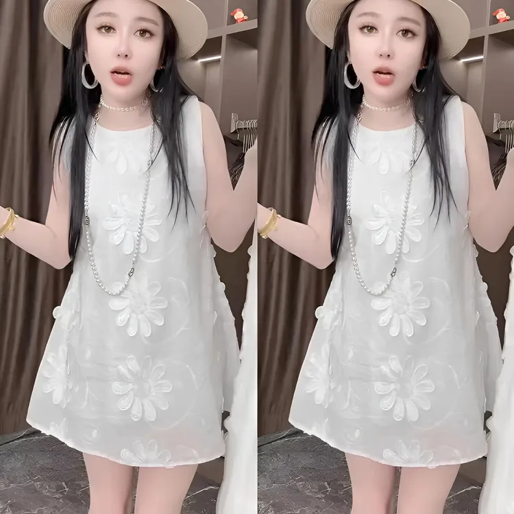 夏季新款时尚百搭气质宽松显瘦白色立体花朵圆领无袖背心连衣裙女