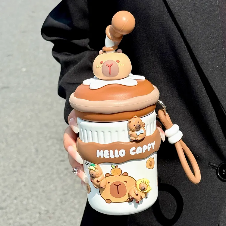 卡皮巴拉可爱水杯女保温杯学生上学专用搅拌吸管杯子办公室咖啡杯