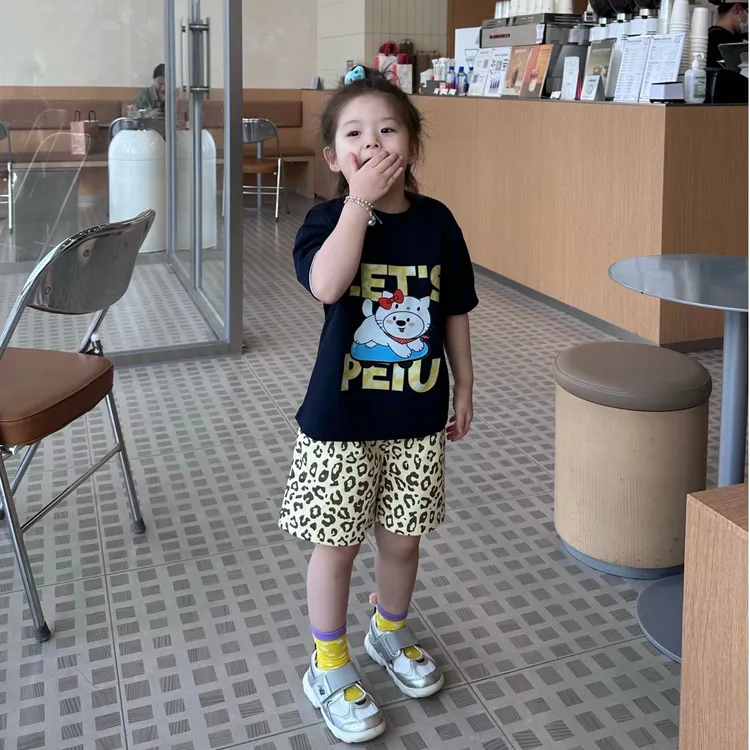 小思家女童套装2025夏季新款休闲韩版卡通短袖上衣宽松豹纹五分裤