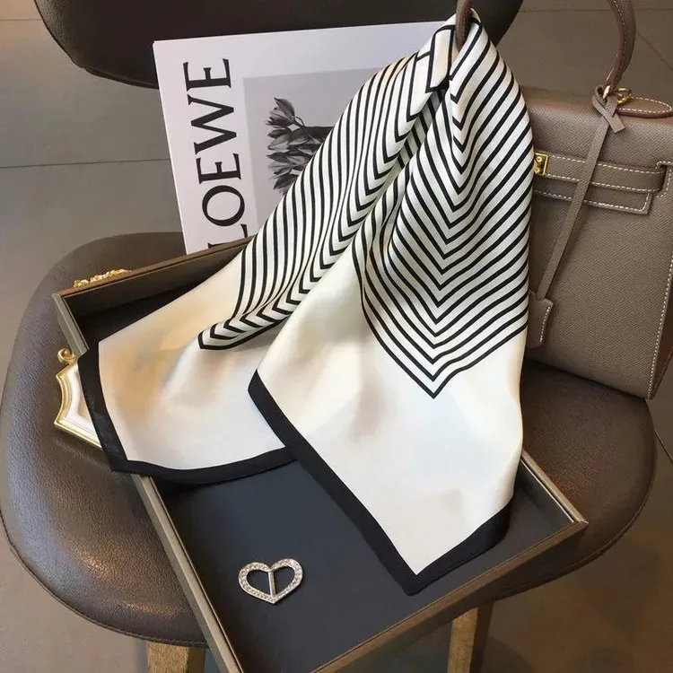 丝绸桑蚕丝丝巾女春夏季油画风白桦林70cm小方巾装饰围巾批发