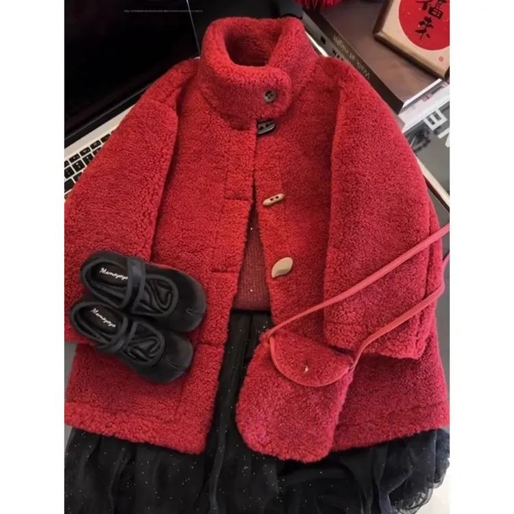 女童羊羔毛外套冬装2025新款洋气儿童装加厚红色冬季一体绒大衣潮