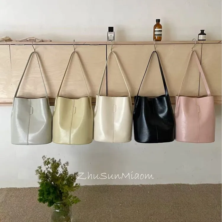 竹笋喵喵 高级感油蜡皮单肩水桶包女2025新款时尚百搭手提托特包