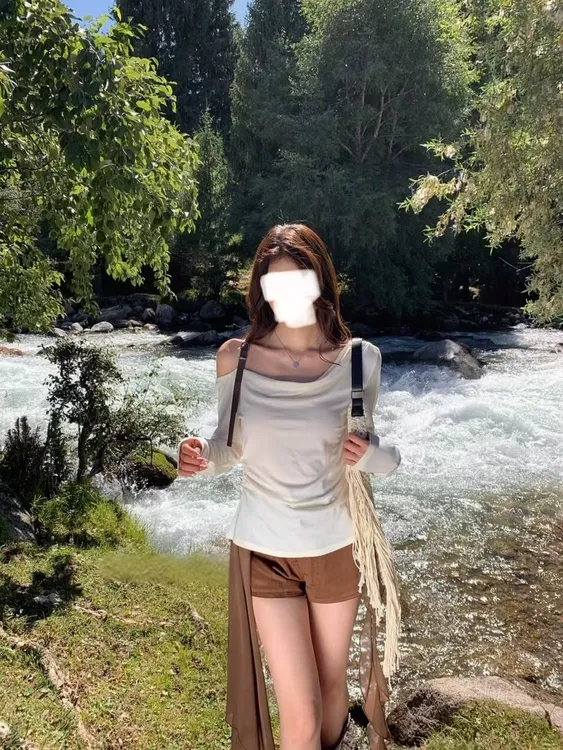 秋上新时髦美式皮扣露肩纯欲辣妹小衫纯欲风t恤AM25916