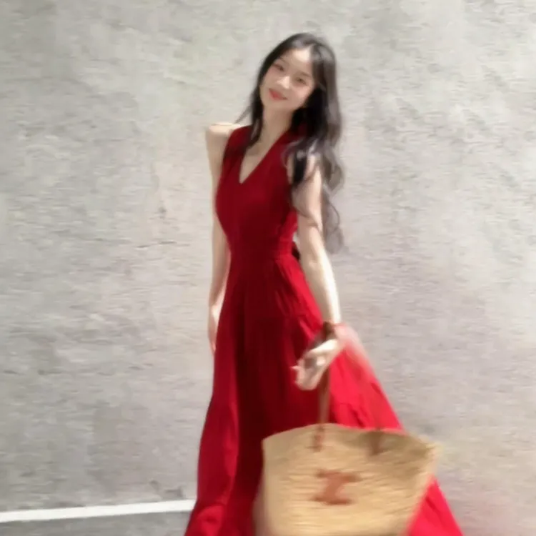 海边度假红色挂脖吊带连衣裙子女夏季新款高级感收腰沙滩长裙3852