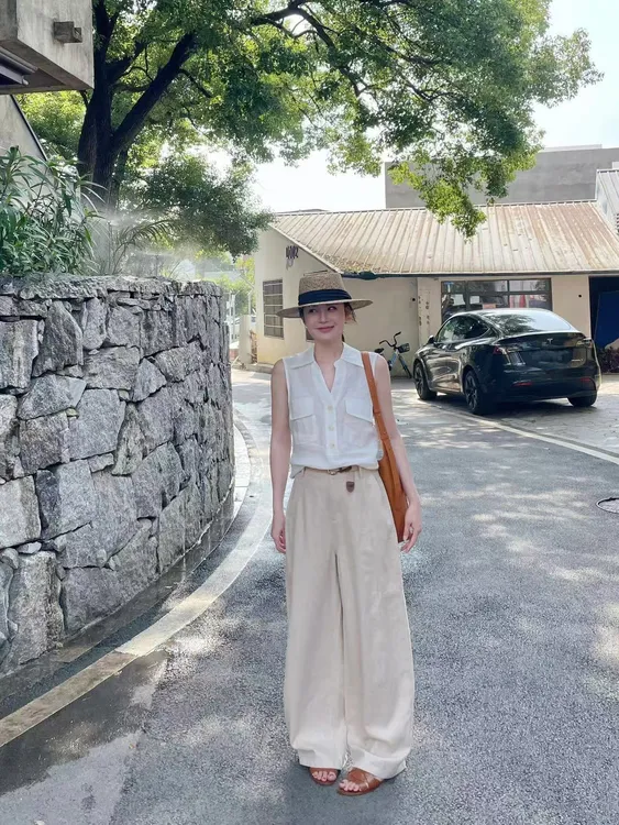 2025夏季新款老钱风高级感背心女白色无袖坎肩衬衫上衣百搭阔腿裤