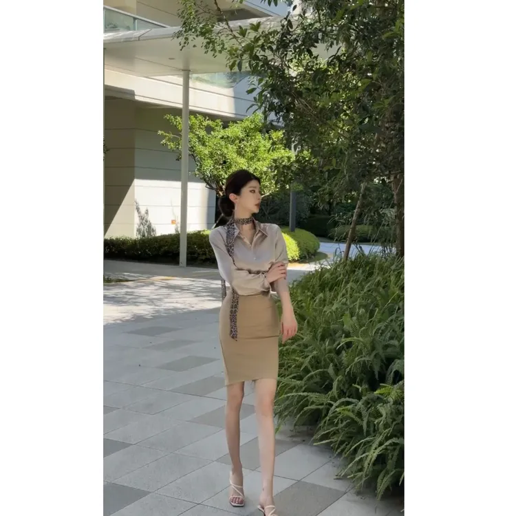 纯欲气质御姐风香槟色缎面长袖衬衫女秋季高级感包臀半身裙两件套