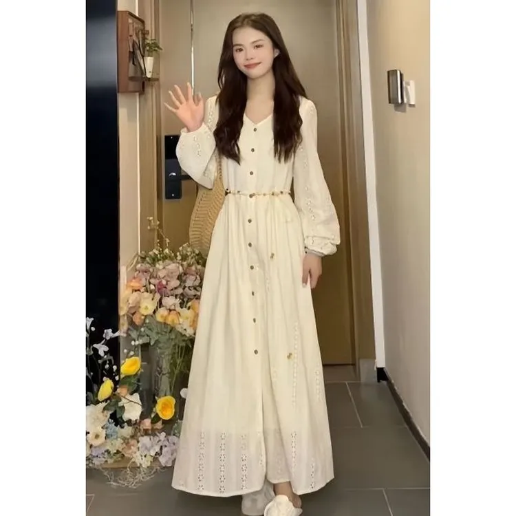 慵懒风镂空刺绣连衣裙女2025春秋新款气质设计感遮肉显瘦长款长裙