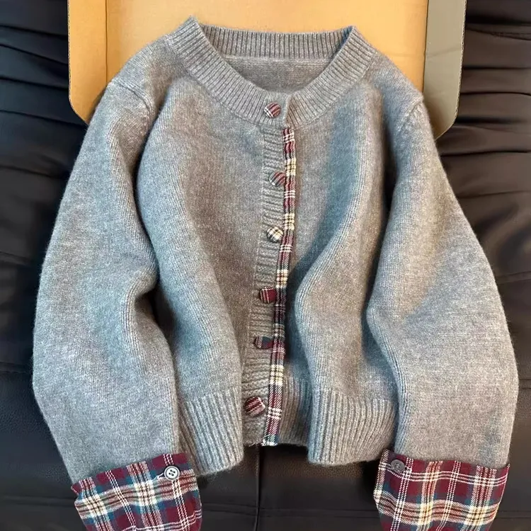 假两件韩系圆领拼接格子毛衣女2025秋冬新款针织外套宽松休闲开衫