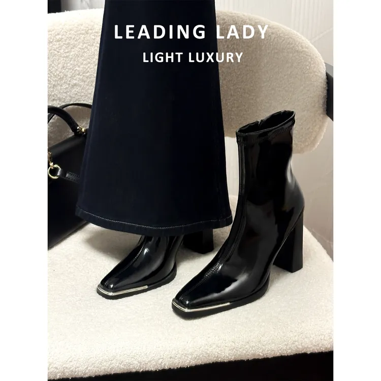 2025年秋冬方头高跟粗跟漆皮爆款短靴子方头时尚肯豆同款瘦瘦靴女