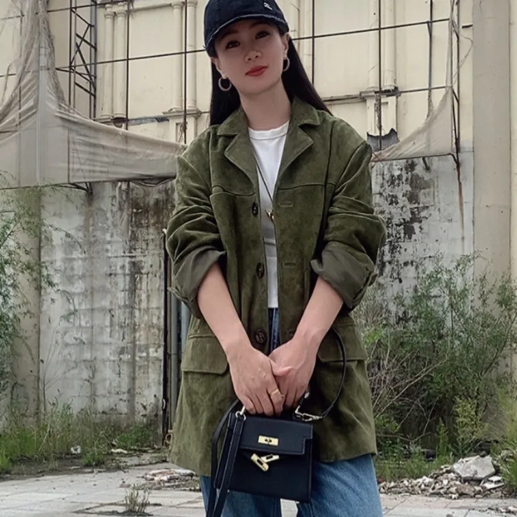 2025网红同款新款西装领羊皮翻毛皮小香风女中长款洋气皮质款外套