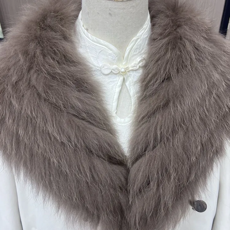 26年新款爆款女装真毛领大狐狸门禁毛领百搭冬季加厚羽绒服常规款