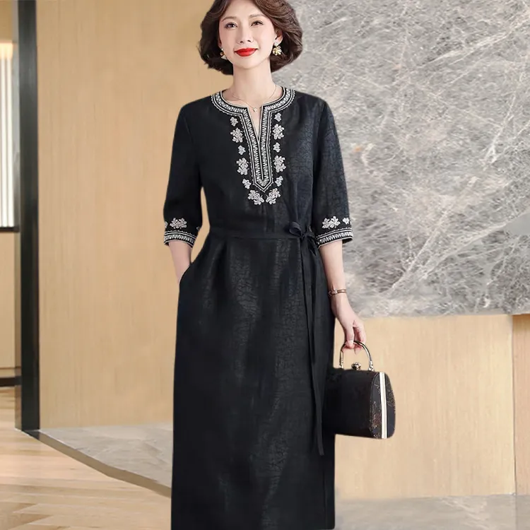 阔太太香云纱刺绣黑色连衣裙女夏季新款中年妈妈大牌宽松裙子
