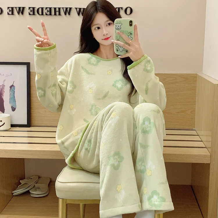 法兰绒长袖睡衣女款秋冬季2025新款珊瑚绒厚款暖休闲家居服套装