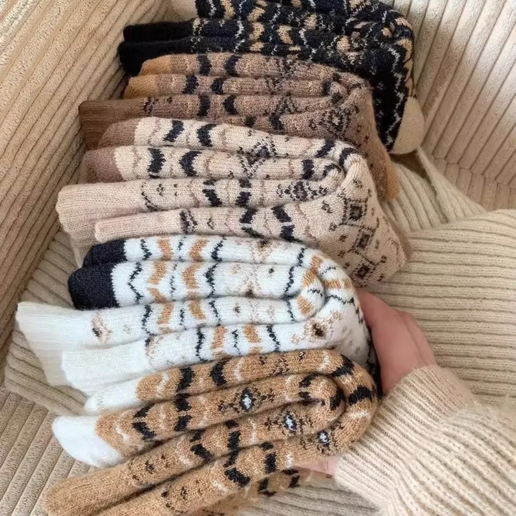 【新疆西藏包邮】拍一发10双新款男女冬款厚袜子中筒加厚毛圈袜