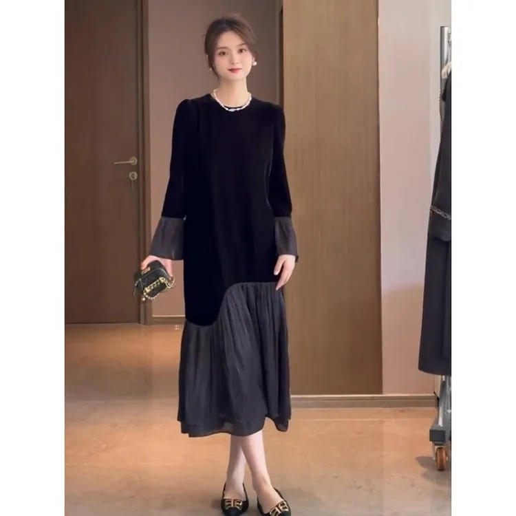 女装秋冬法式赫本风丝绒连衣裙时尚气质高贵高级感洋气显瘦小黑裙