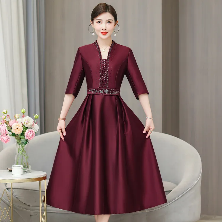 yqwl5510喜婆婆婚宴装礼服裙2025秋季新款气质优雅钉珠红色连衣裙