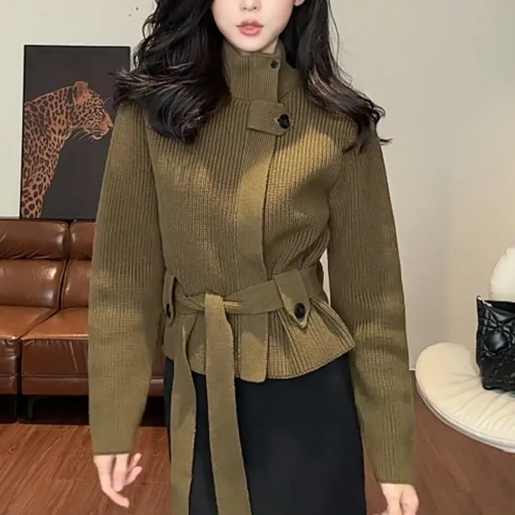 绿色立领毛衣外套女2025秋冬新款收腰显瘦绑带设计感针织开衫上衣