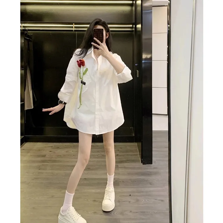 女装新款白色宽松大版中长款时尚气质显瘦重工刺绣玫瑰花长袖衬衫