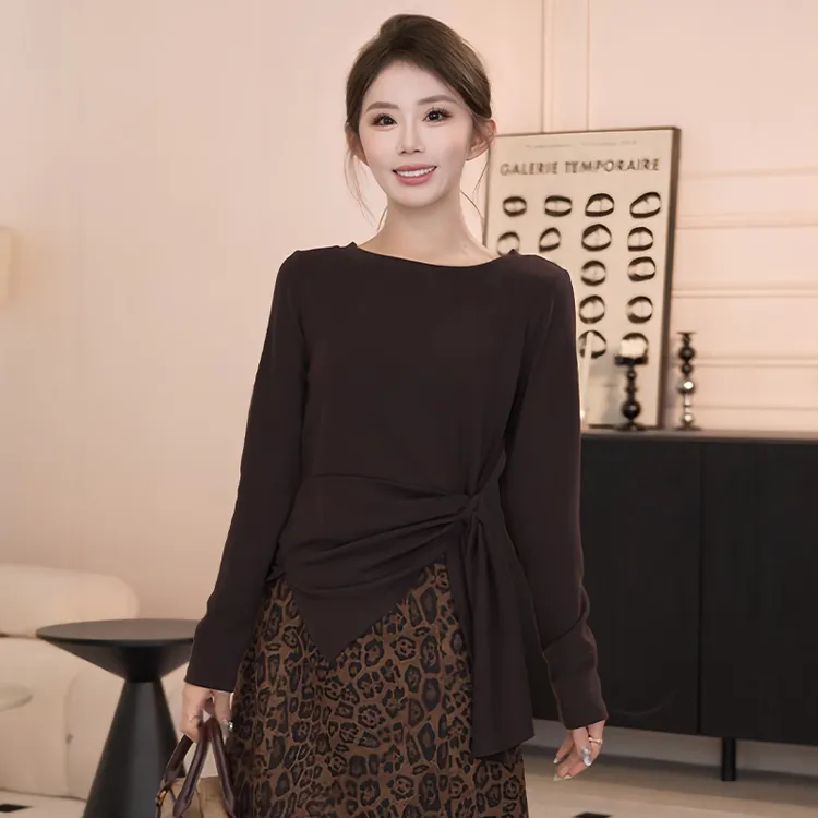 韩版百搭开叉长袖圆领t恤女2025年秋冬新款设计感减龄气质打底衫