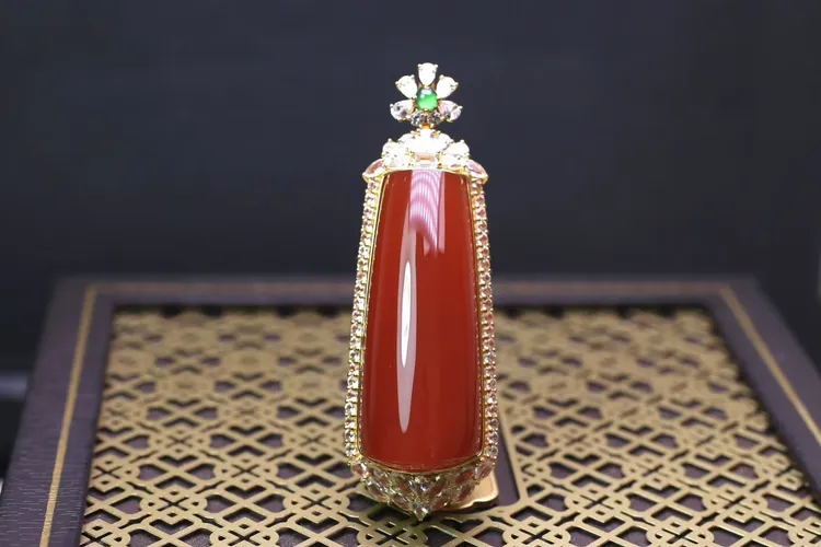 天然原矿南红精品宝石红18K金镶嵌大吊坠