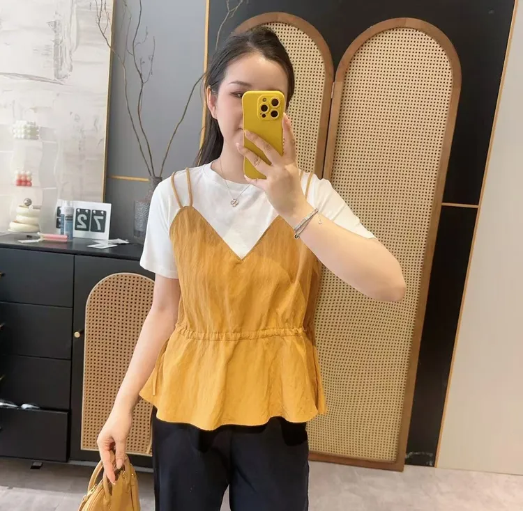 【欧加粒粒】2025夏氛围薄款简约减龄拼色假两件显瘦小衫 B25061130