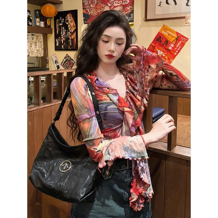 法国名媛优雅的真菌边印花衬衫与小众不对称设计性感V领上衣