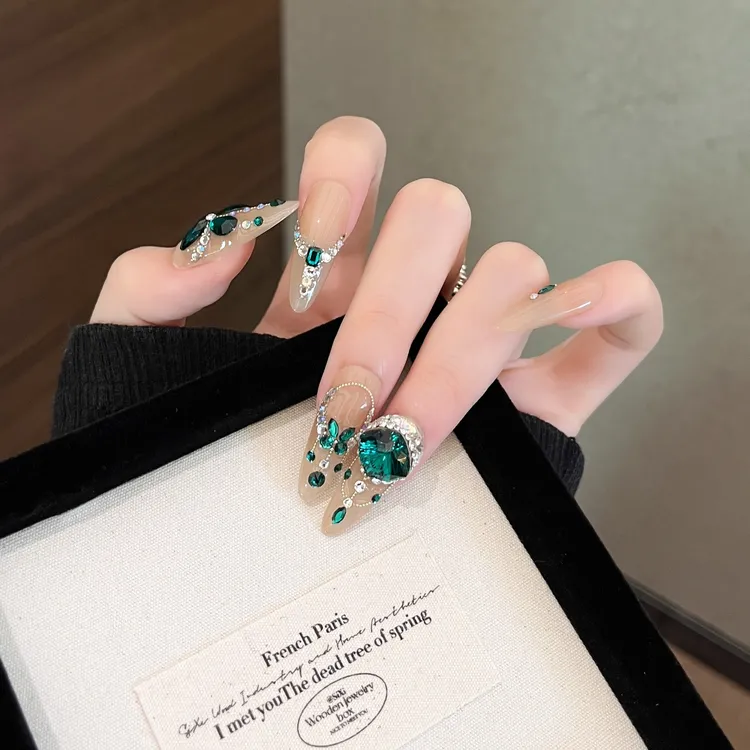 【230W的美】Ukulele设计时尚祖母绿珠宝首饰风施华洛穿戴甲