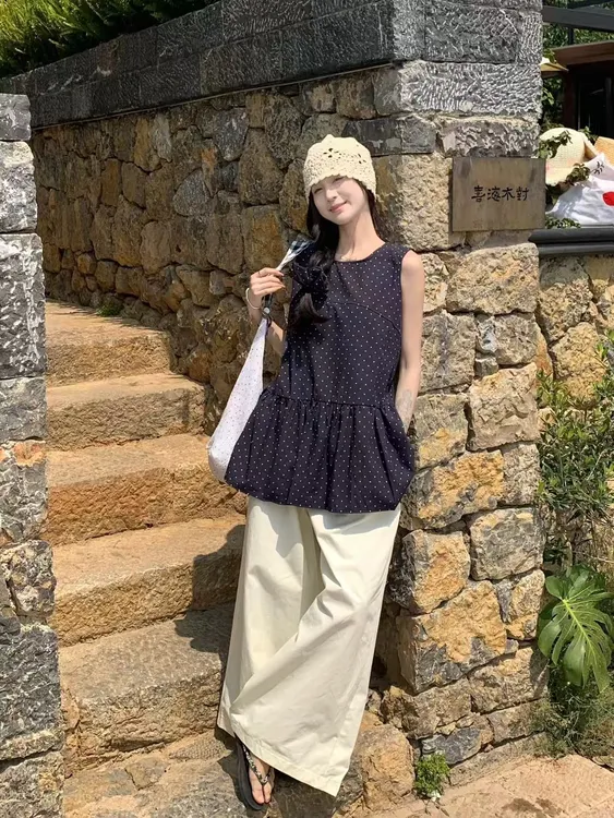 2025夏季新款韩系百搭显瘦设计感不规则蕾丝无袖拼接气质小众上衣